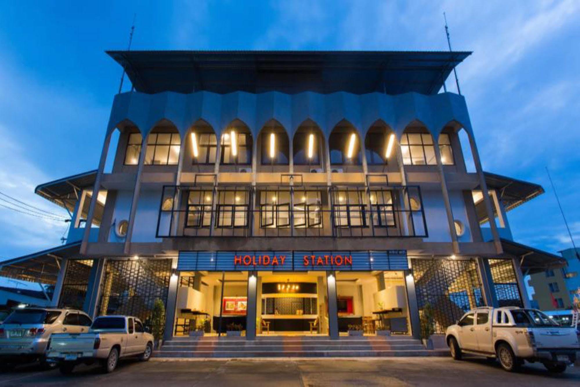 Holiday Station Hostel Krabi Exterior photo